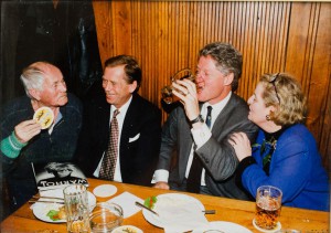 hrabal--havel---clinton--albrightova--u-tygra-v-r.-1994..jpg